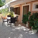 Ramona Apartment *